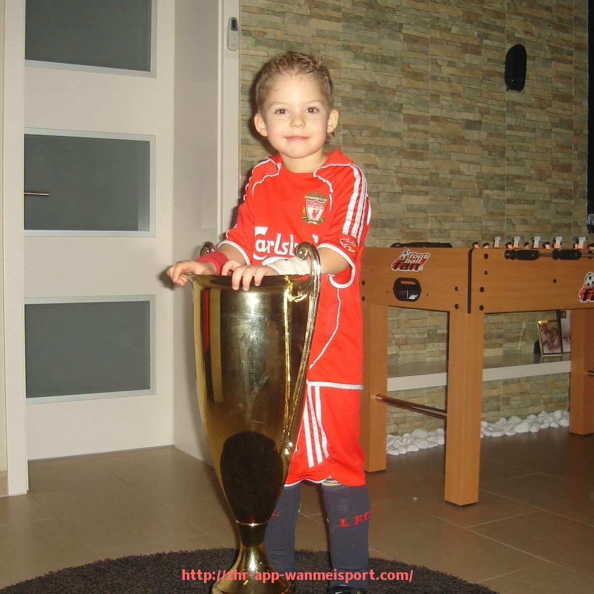 完美体育官方入口-2024年5月29日欧冠决赛球员表现与战术部署总结